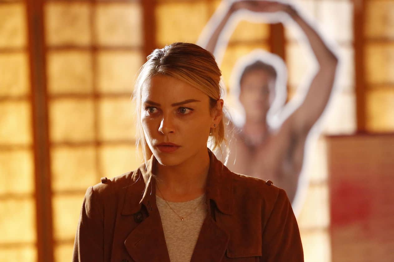 LUCIFER: Lauren German in the "Trip To Stabby Town" episode of LUCIFER airing Monday, Nov. 14 (9:01-10:00 PM ET/PT) on FOX. Â©2016 Fox Broadcasting Co. Cr: Bettina Strauss/FOX