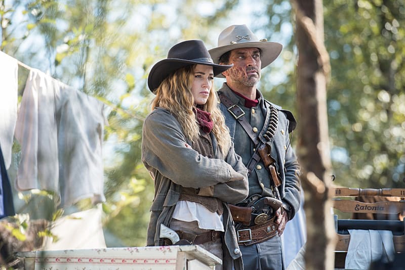 DC's Legends of Tomorrow --"Outlaw Country" -- Image LGN206b_0027.jpg -- Pictured (L-R): Caity Lotz as Sara Lance/White Canary and Johnathon Schaech as Jonah Hex -- Photo: Dean Buscher/The CW -- ÃƒÂ‚Ã‚Â© 2016 The CW Network, LLC. All Rights Reserved.