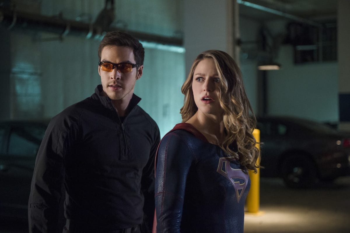 Supergirl -- "We Can Be Heroes" -- SPG210a_0138.jpg -- Pictured (L-R): Chris Wood as Mike/Mon-El and Melissa Benoist as Kara/Supergirl -- Photo: Diyah Pera/The CW -- ÃƒÂ‚Ã‚Â© 2017 The CW Network, LLC. All Rights Reserved